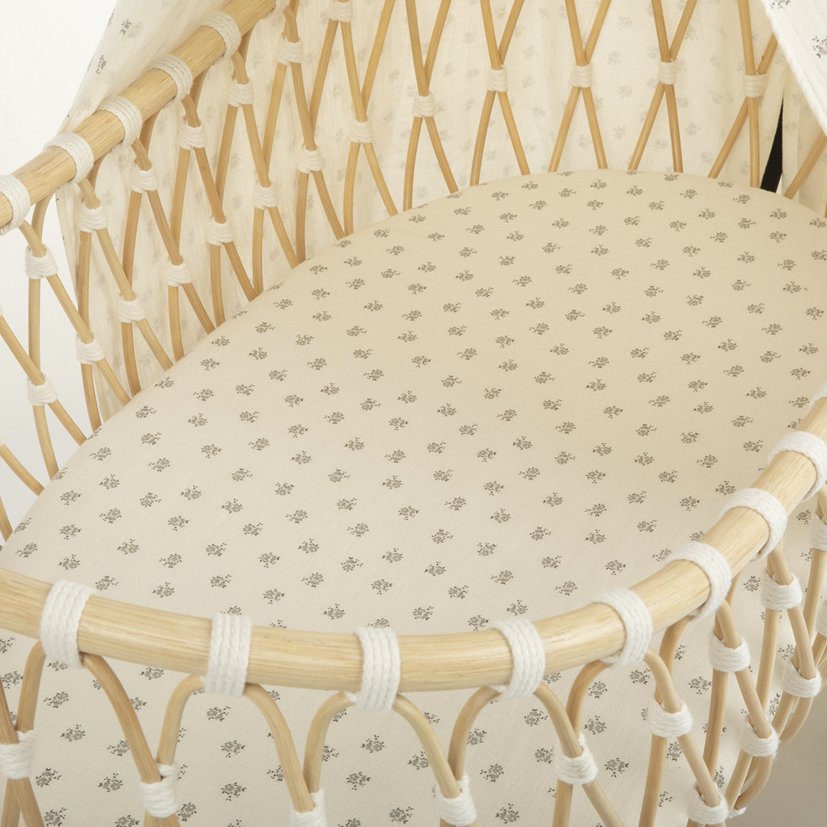 Emil Bassinet + Canopy Blossom Rose - Vegan - Minicoton