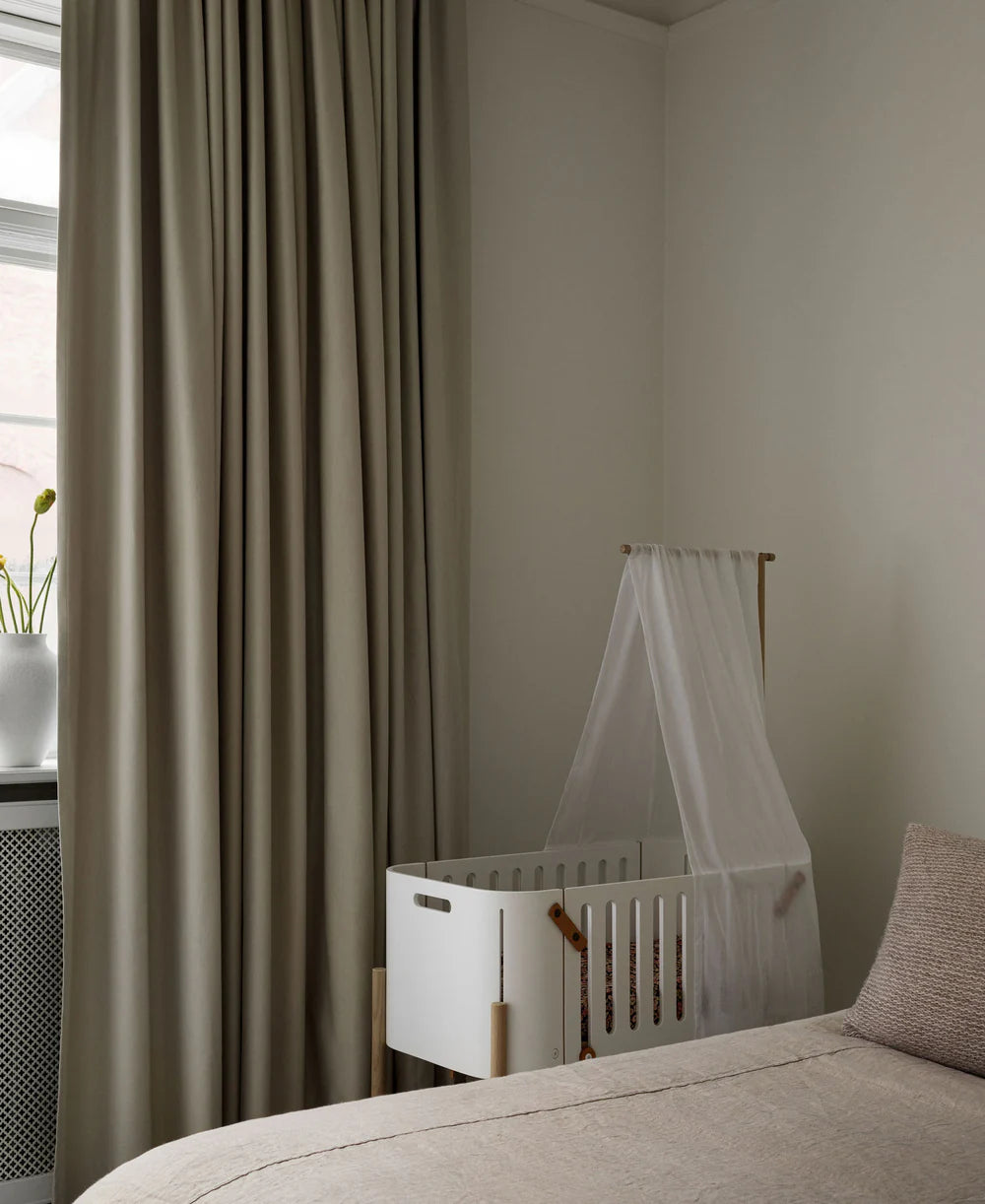 Oliver Furniture Berceau cododo Wood avec conversion en banc, blanc/chêne
