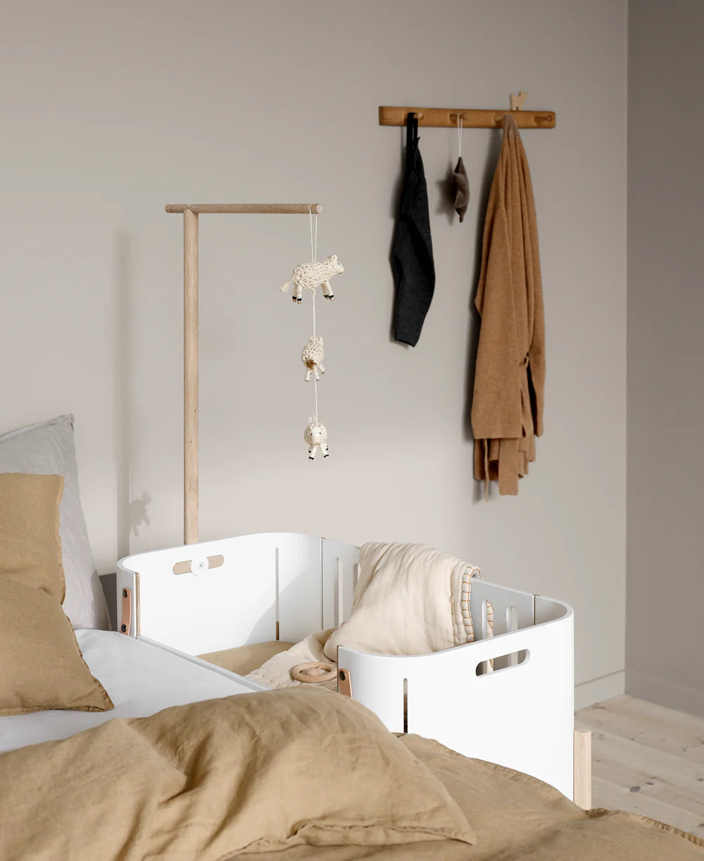 Oliver Furniture Berceau cododo Wood avec conversion en banc, blanc/chêne