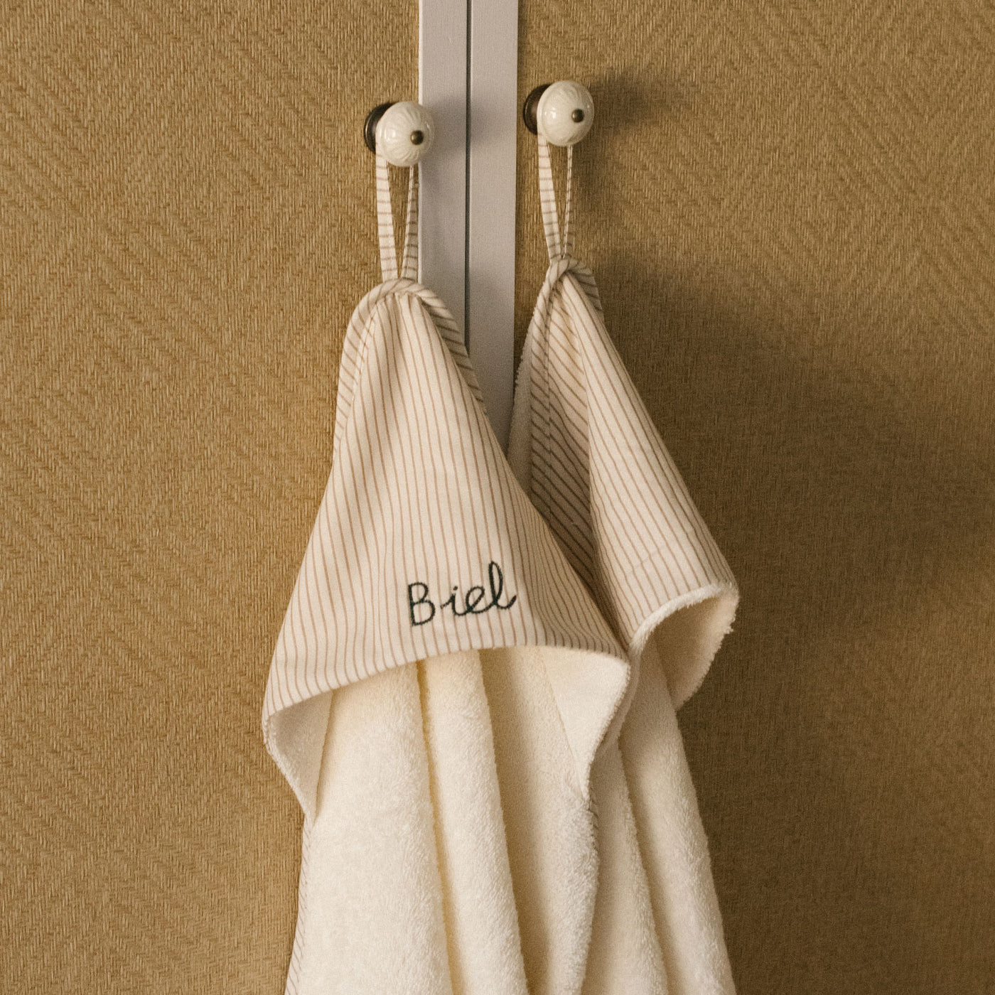 Capa Bany Beige Stripes